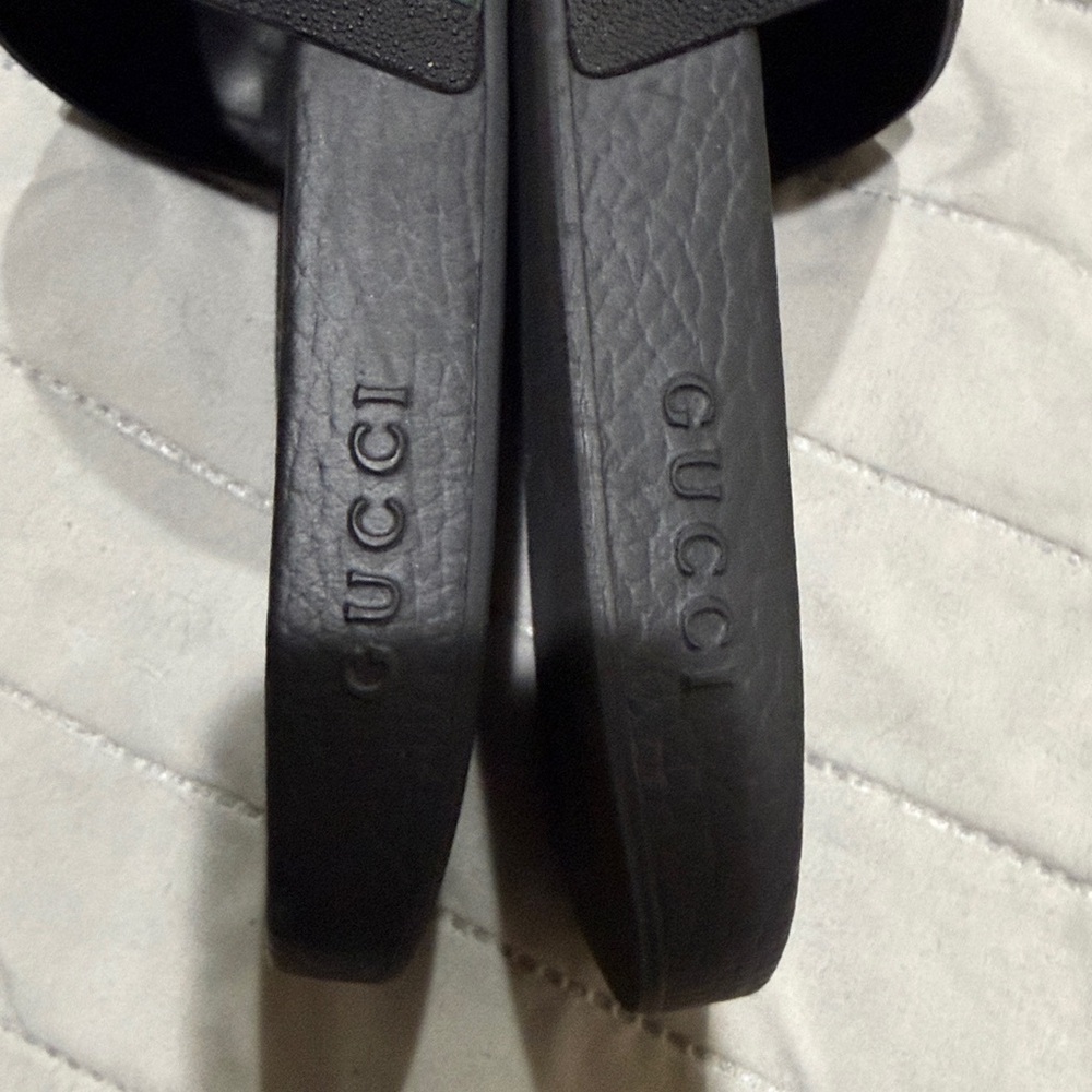 Gucci Slide Sandals with Black, Green, and Red Stripes - Picture 7 of 8